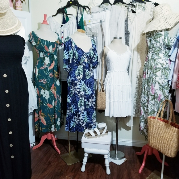 Shop these items in my closet! Like an item? Send me your Offer! - Picture 11 of 16